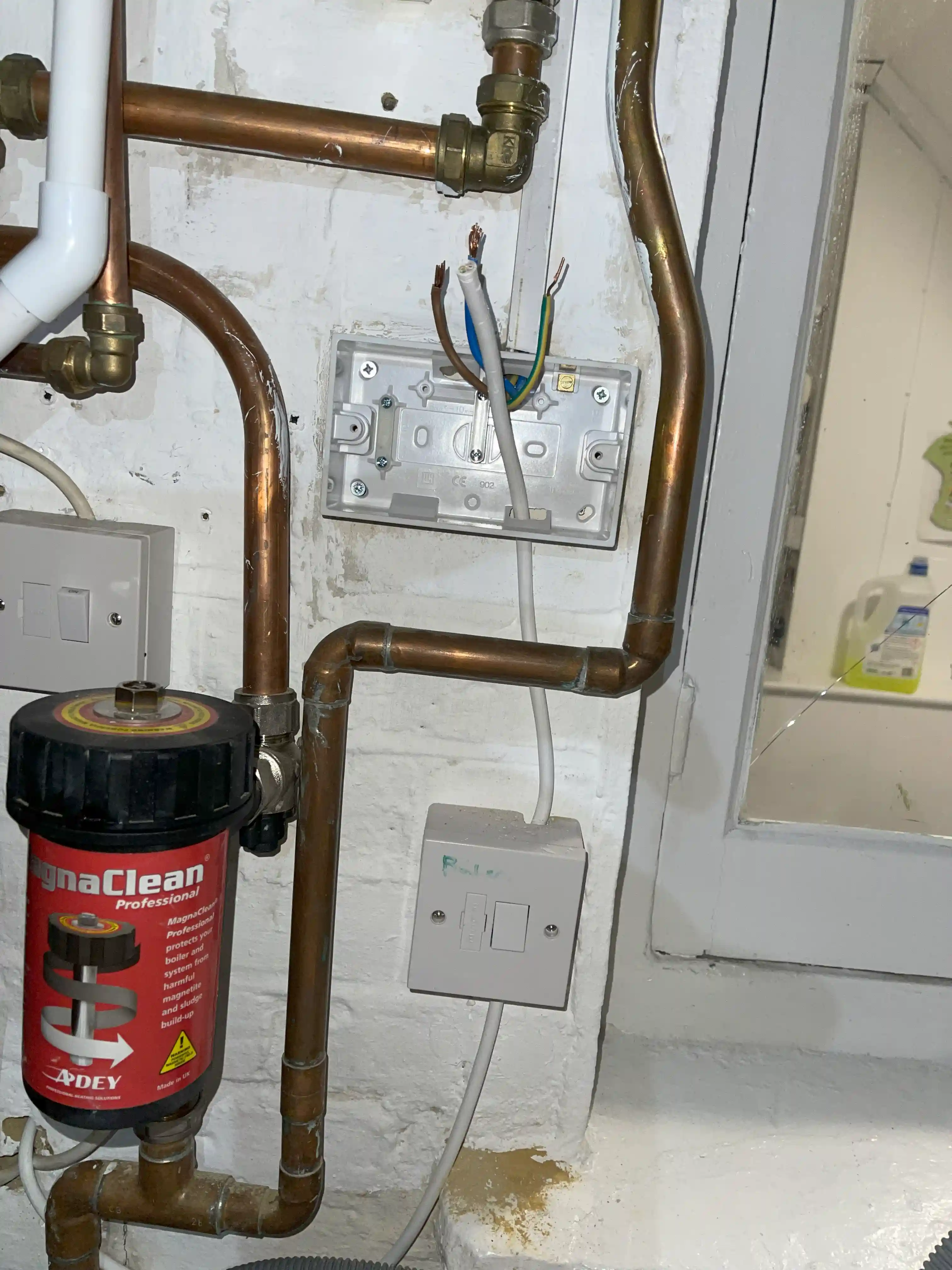 24 Hours Emergency Electrician near Croydon